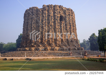 Qutub Minar 28207444