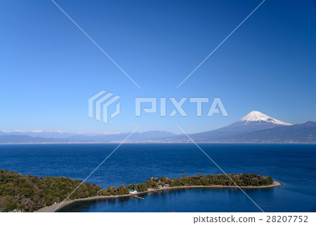 Mt. Fuji over Oceanazaki (Osezaki) 28207752