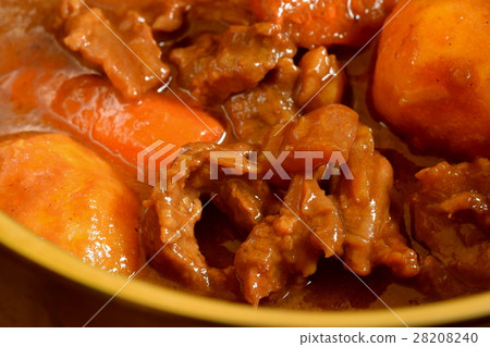 Beef curry stewed in a pot 28208240
