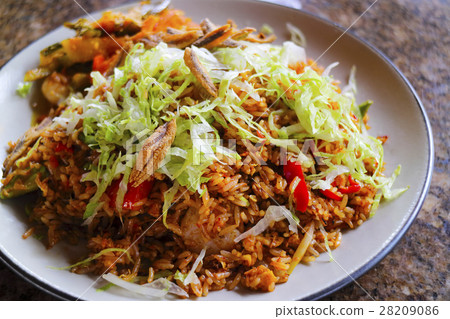 Nasi goreng 28209086