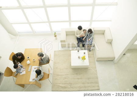 7 people in the living room family 28218016