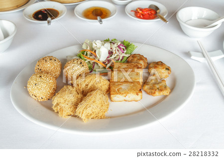 Mix Dim Sum Fried 28218332