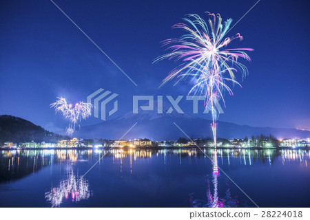 [Yamanashi Prefecture] Lake Kawaguchi Winter Fireworks 28224018