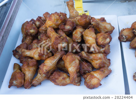 Fried chicken, Fried chicken wings piled together 28224404