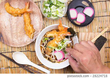 Chef decorated tempura  udon with slice of scald 28224718