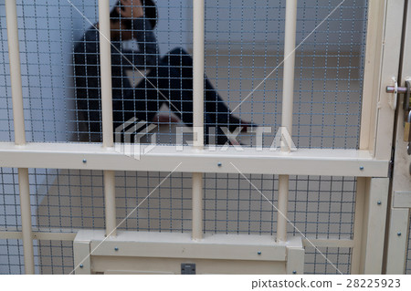 監獄,拘留所,犯罪,逮捕,舉行,監獄,監獄,拘留,罪魁禍首,監獄,欺詐,抓住了,警察,男性,日語 監獄,拘留所,犯罪,逮捕,舉行,監獄,監獄,拘留,罪魁禍首,監獄,欺詐,抓住了,警察,男性,日語 28225923