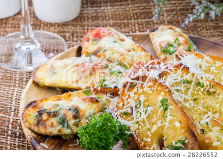 Mussels baked with cheese and garlic  28226552