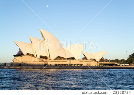 Iconic Opera house Iconic Opera house 28228724
