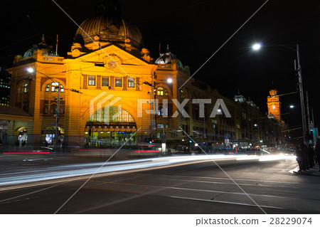 Flinders street station in Melbourne with traffic 28229074