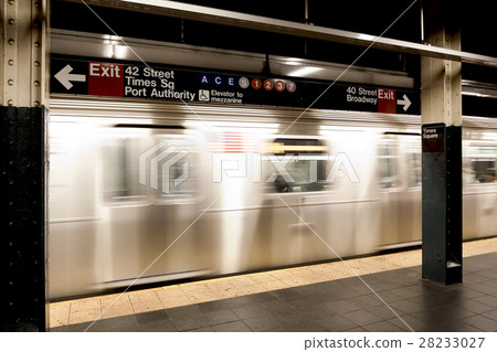 紐約的地鐵 28233027