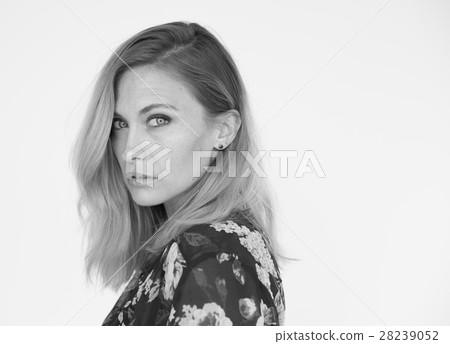 Attractive Woman Casual Caucasian Confident Concept Attractive Woman Casual Caucasian Confident Concept 28239052