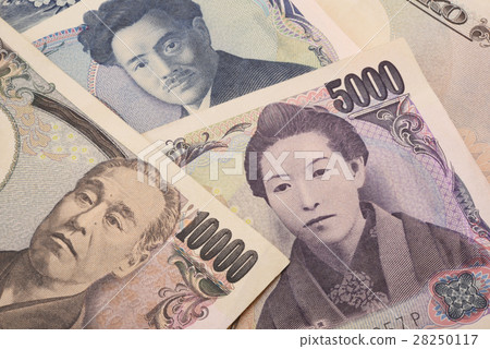 Portrait of three bills 28250117