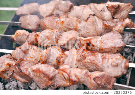 Barbecue Beef Kebabs On The Hot Grill In Nature 28250376