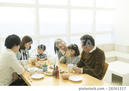 Six members surrounding the table 28261317
