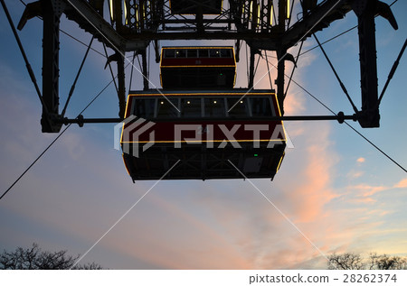 cabins Vienna giant wheel sunset in winter  28262374