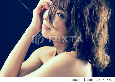 美容模式化妝美容女性美容年輕女性護膚美容服 28262630