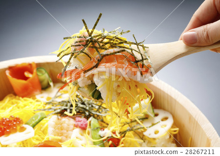 chirashi sushi  28267211