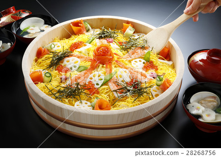 chirashi sushi  28268756