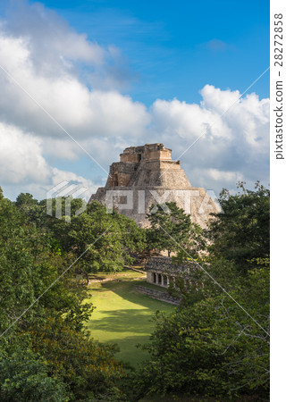Pyramid of the Magician in Uxmal, Yucatan, Mexico 28272858