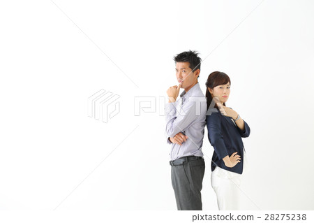 Lifestyle middle couple Lifestyle middle couple 28275238