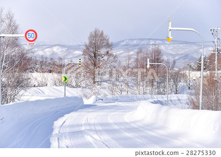 powder snow on a road in Sapporo, Hokkaido Japan 28275330