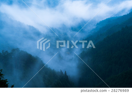 意外·在Nogunikawa村和Unkai(奈良縣的景觀)的山脈 意外·在Nogunikawa村和Unkai(奈良縣的景觀)的山脈 28276989