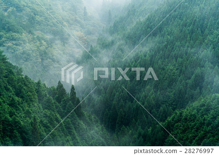 意外·在Nogunikawa村和Unkai（奈良縣的景觀）的山脈 28276997