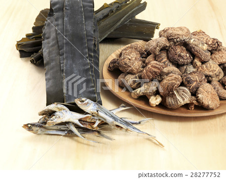 Material of raw soup stock: true kombu, dried shiitake mushrooms, boiled fry fish 28277752