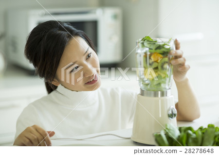 Green smoothie young lady Green smoothie young lady 28278648
