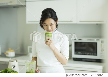 Green smoothie young lady Green smoothie young lady 28278649
