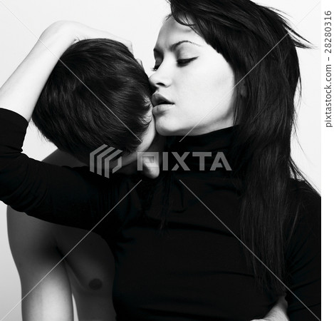 Young lovers 28280316