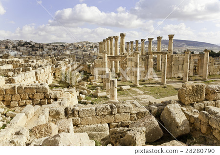 Ruined ancient Jerash Ruined ancient Jerash 28280790
