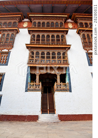 Entrance to the inner part of Punakha Dzong 28280811