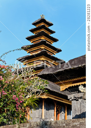 Balinese style Hindu temple 28281223