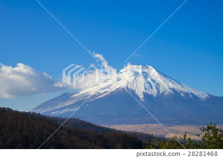 Mt. Fuji snowy mountain lake 28281468