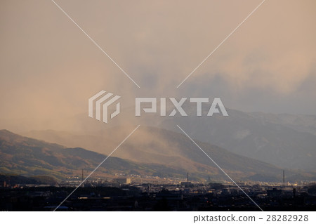 Miwa mountain far from the snowstorm (Nara) Miwa mountain far from the snowstorm (Nara) 28282928