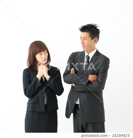 Business middleweight man and woman Business middleweight man and woman 28284825