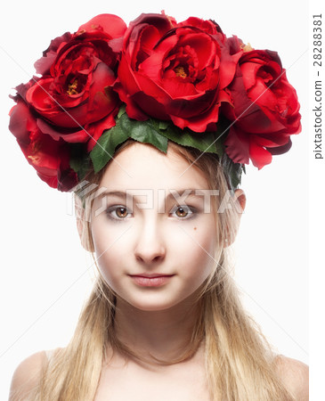 Portrait of a Girl with Flower Arrangement on Head Portrait of a Girl with Flower Arrangement on Head 28288381