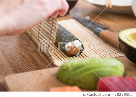 cooking roll sushi cooking roll sushi 28289503