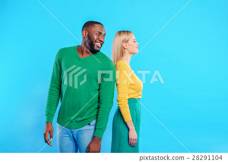 Guy makes the girl laugh 28291104