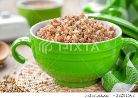 Fresh boiled buckwheat porridge 28291568