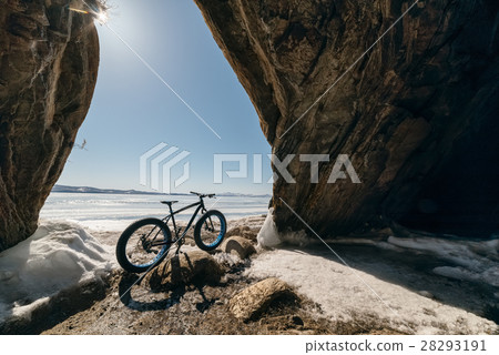 Fatbike. Fat tire bike. Fatbike. Fat tire bike. 28293191