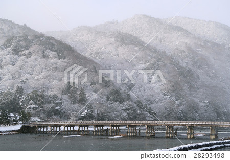 Arashiyama·京都的雪景 28293498