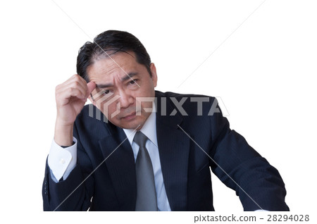 認真思考的中年上班族 認真思考的中年上班族 28294028