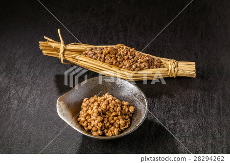 Natto with straw (natto) Natto with straw (natto) 28294262