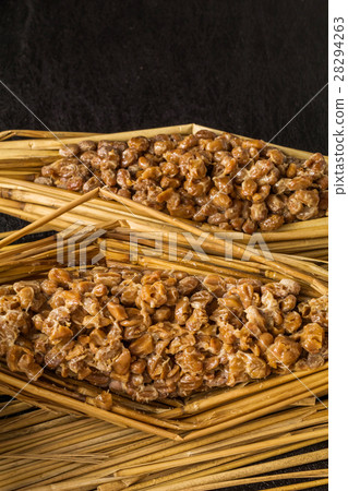 Natto with straw (natto) Natto with straw (natto) 28294263