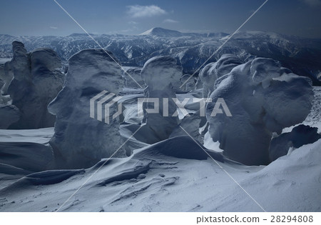 Hakkoda in winter 28294808