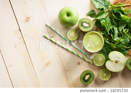 green vegetable juice green vegetable juice 28295130