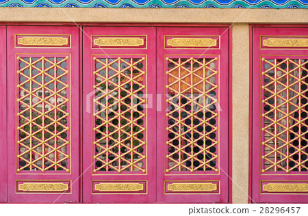 Red window chinese style temple Red window chinese style temple 28296457