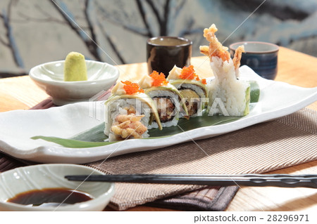 deep fried crab sushi roll 28296971
